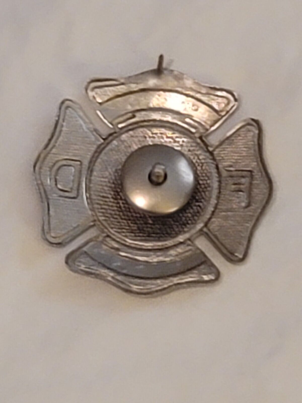 OBSOLETE FIREMAN'S BADGE  Mt. CARMEL PA FIREFIGHTER FIRST American 1