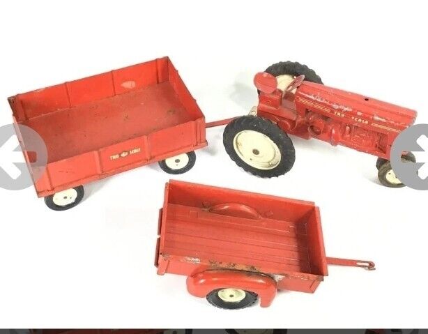 Vintage Red Tru-Scale TRACTOR & 2 Wheel Tractor Trailer & 4 Wheel Grain Trailer 