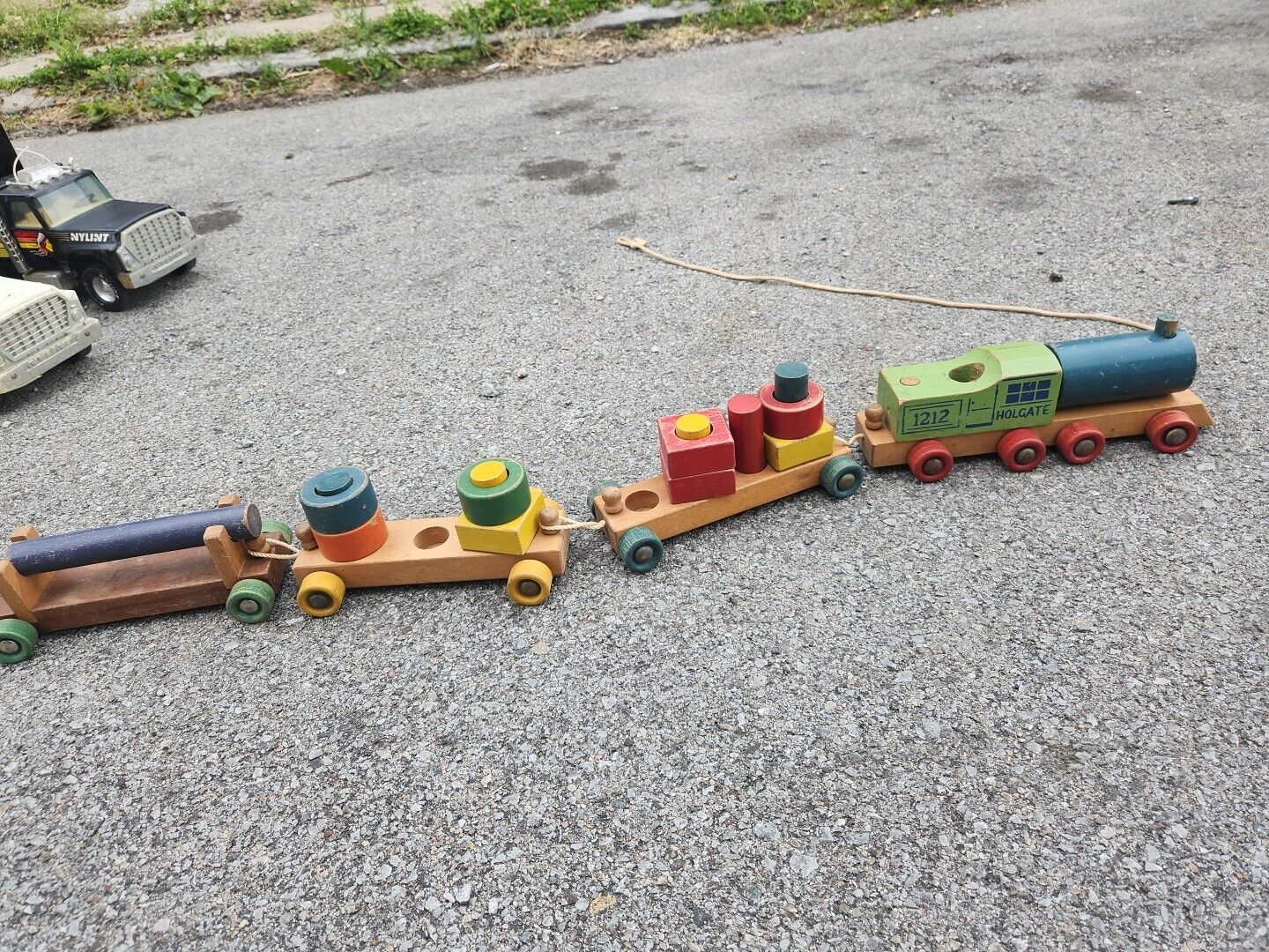 Vintage Holgate Wooden Pull Train #1212 Engine with Three Cars