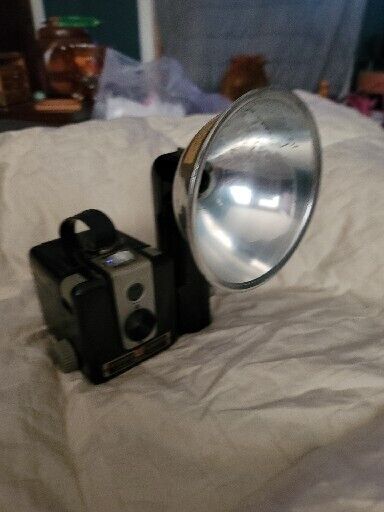 VINTAGE KODAK BROWNIE HAWKEYE Camera with  FLASH Decor Non-working 