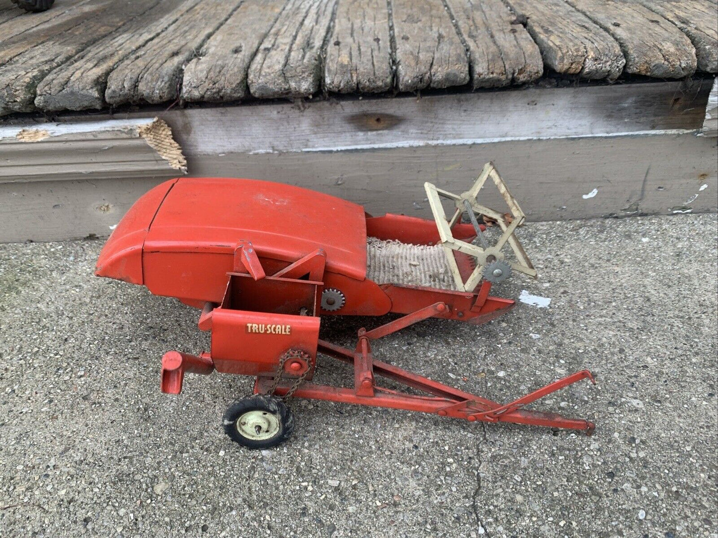 VINTAGE TRU SCALE FARM TOY HAY BALER RAKE COMBINE STYLE TOY Barn Farmer