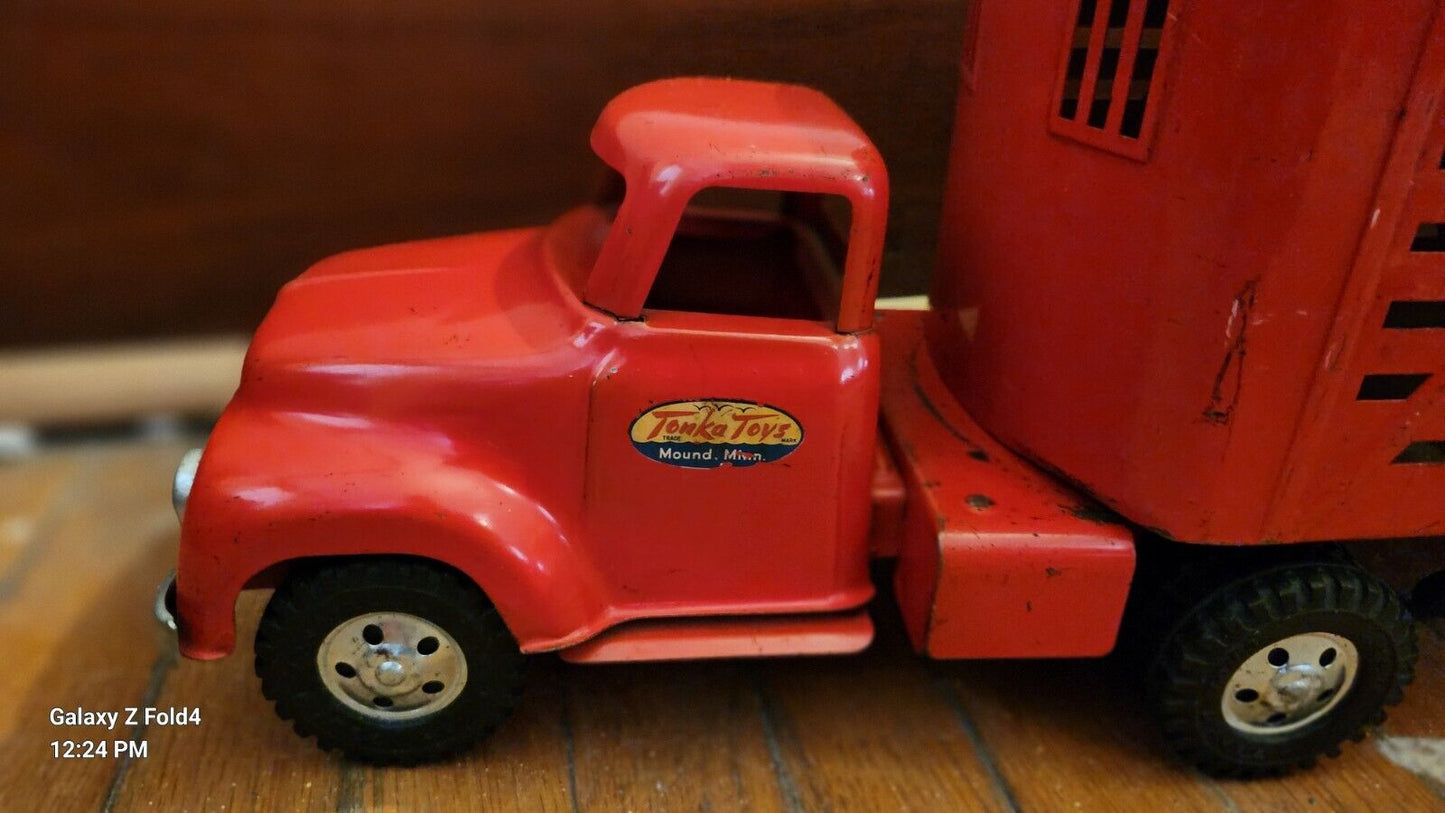 VINTAGE  TONKA  LIVESTOCK RESTORED EXC COND  TOY TRUCK  Farm Barn Man Cave Toys 