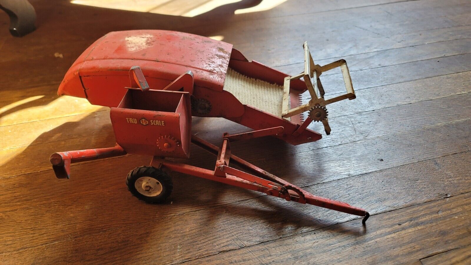 Vintage! Tru-Scale 1:16th Scale Metal Red Farm Toy Combine