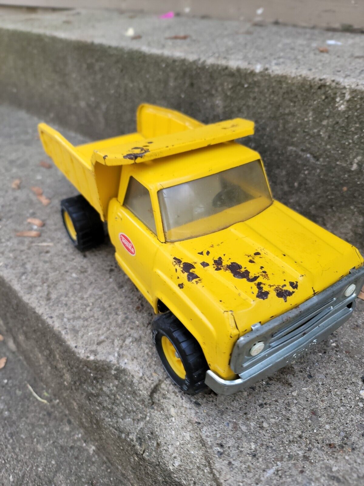 Vintage Tonka Pressed Steel 1970s XR-101 Yellow Dump Truck Original 