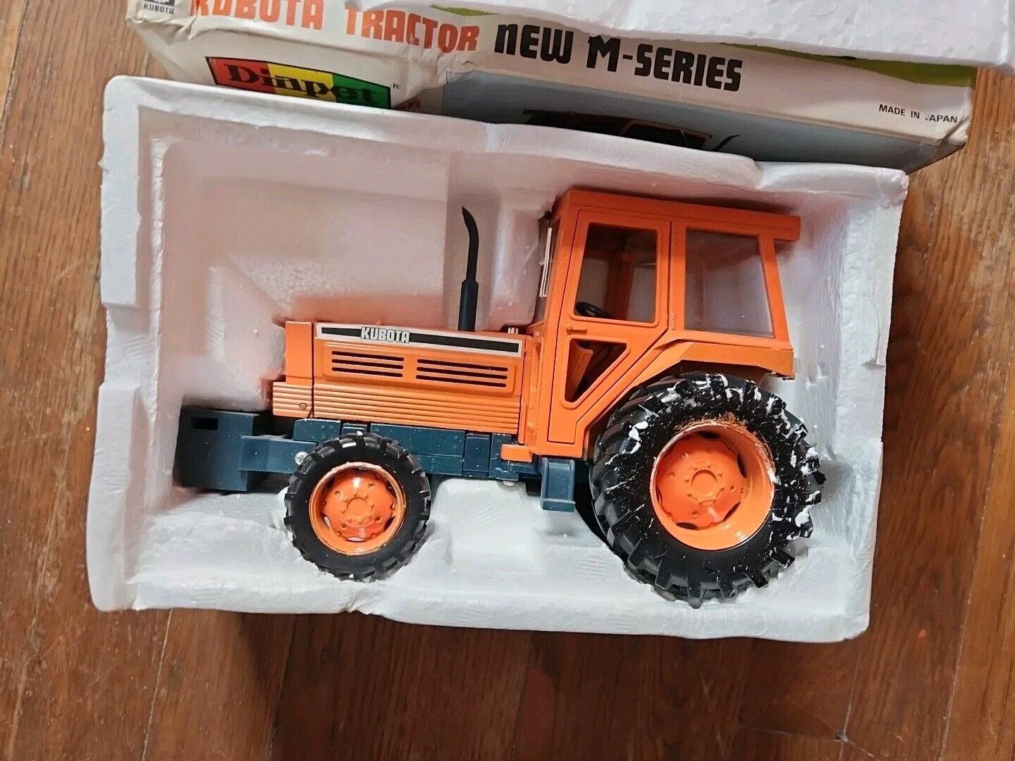 DIAPET KUBOTA TRACTOR L4200 TRACTOR BOXED YONE JAPAN NIB