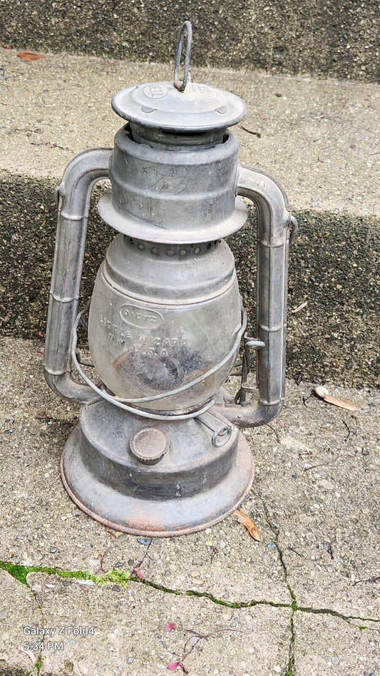 RARE ANTIQUE LITTLE WIZARD DIETZ N.Y.U.S.A. KEROSENE OIL LANTERN Original GLASS