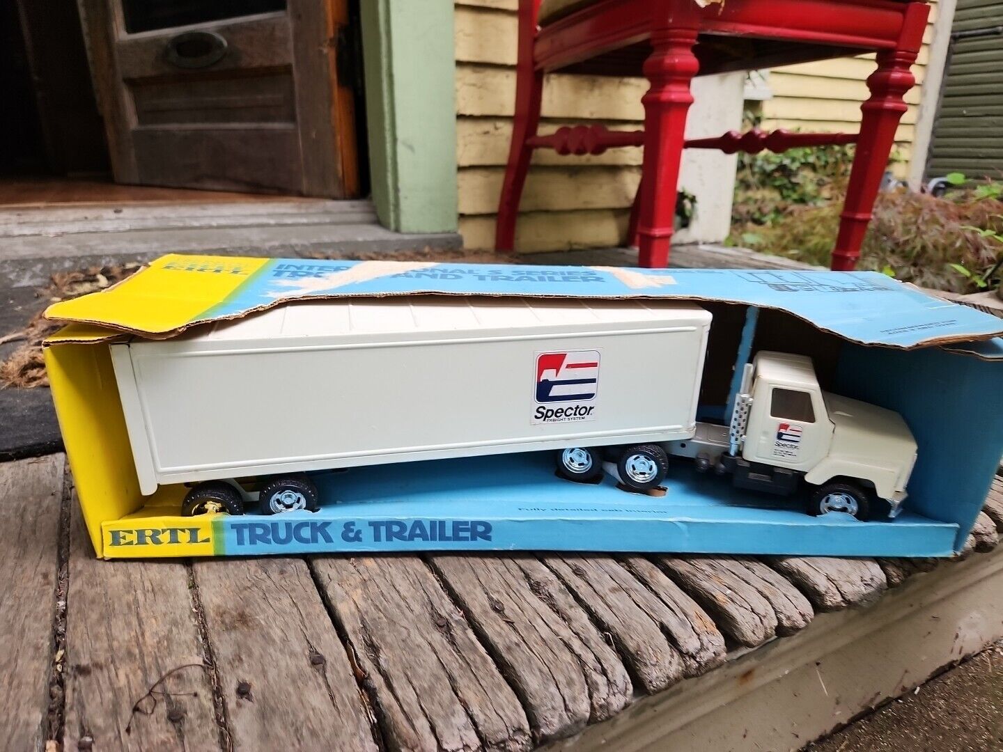 Vintage1977 ERTL Spector Freight Semi Cab & Trailer