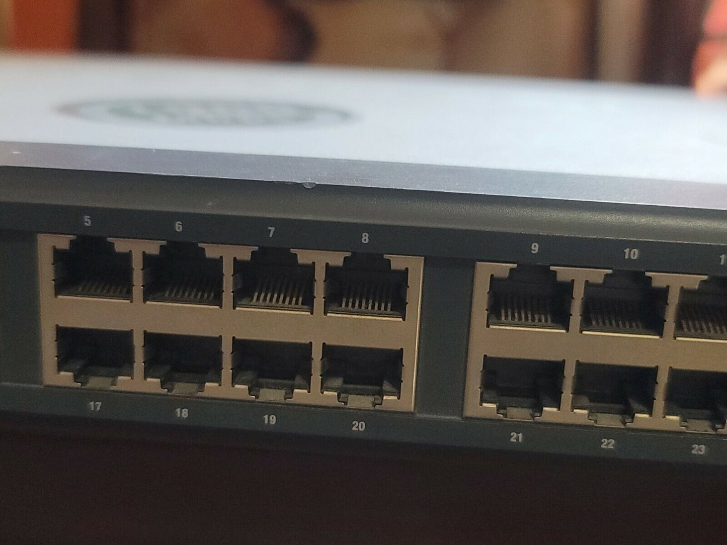 Cisco Linksys SRW2024 24-Port 10/100/1000 Gigabit Switch 