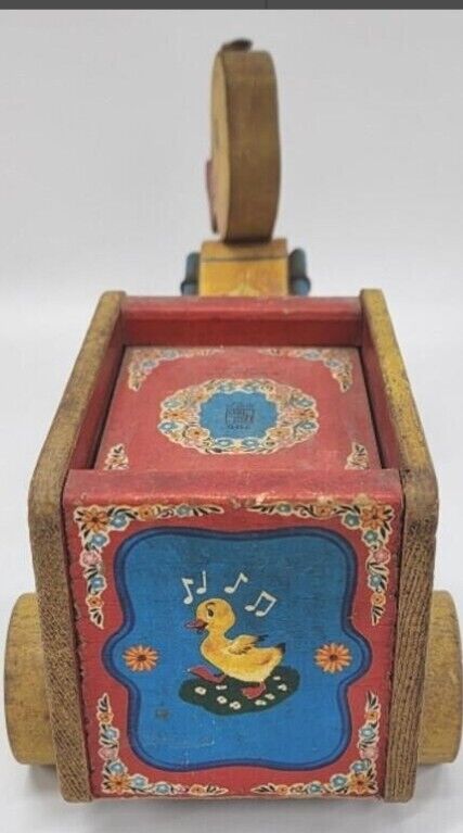 VINTAGE 1952 FISHER PRICE MUSICAL DUCK No. 795;  WOOD PULL TOY; Very Nice!