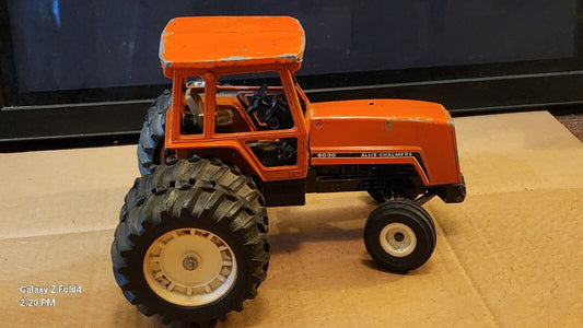 B-390 VINTAGE 70'S ERTL ALLIS CHALMERS 8030 TRACTOR Played With As Is 