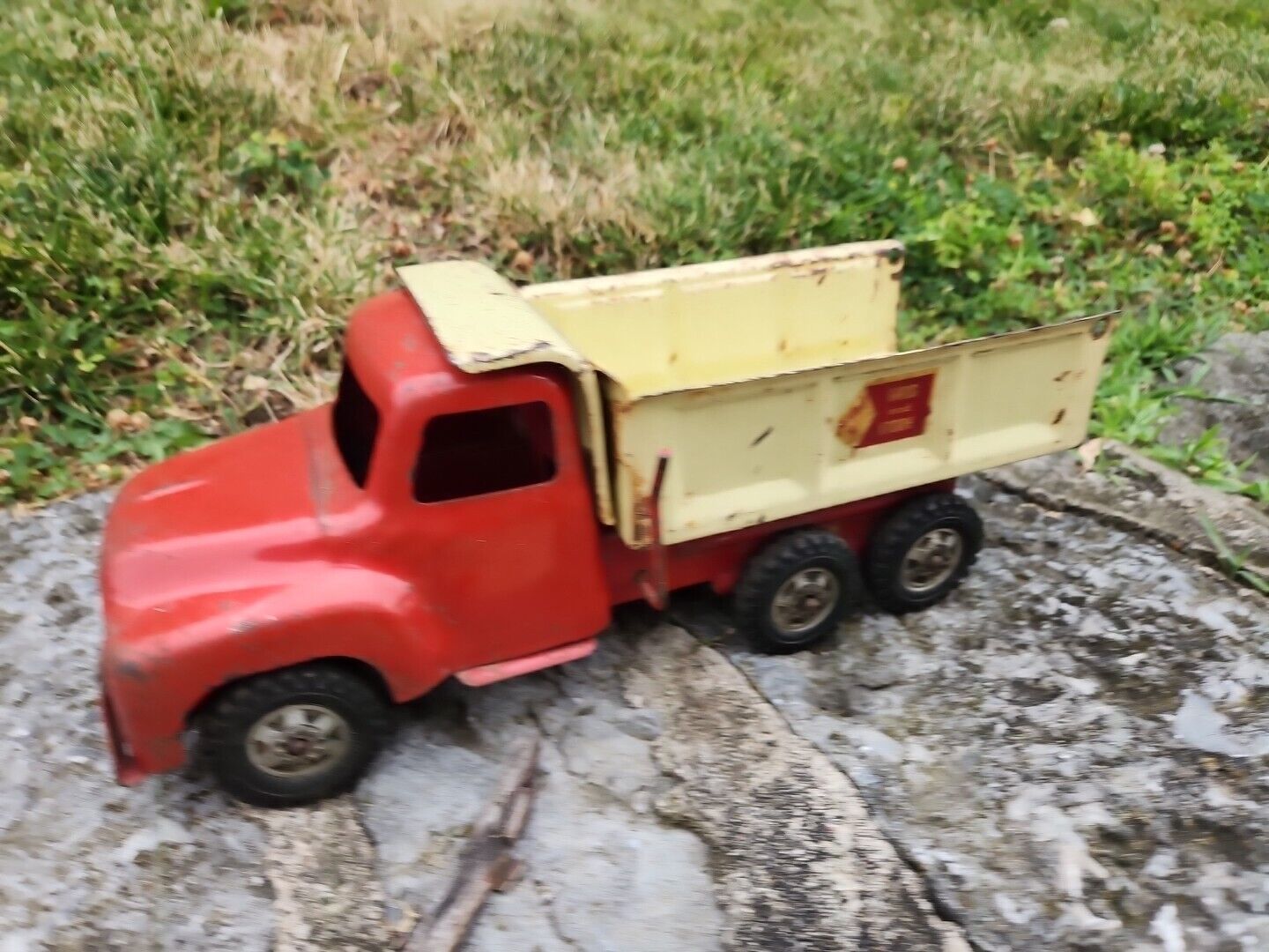 Vintage 1950s/1960s Buddy L  Dump Truck Pressed Steel 