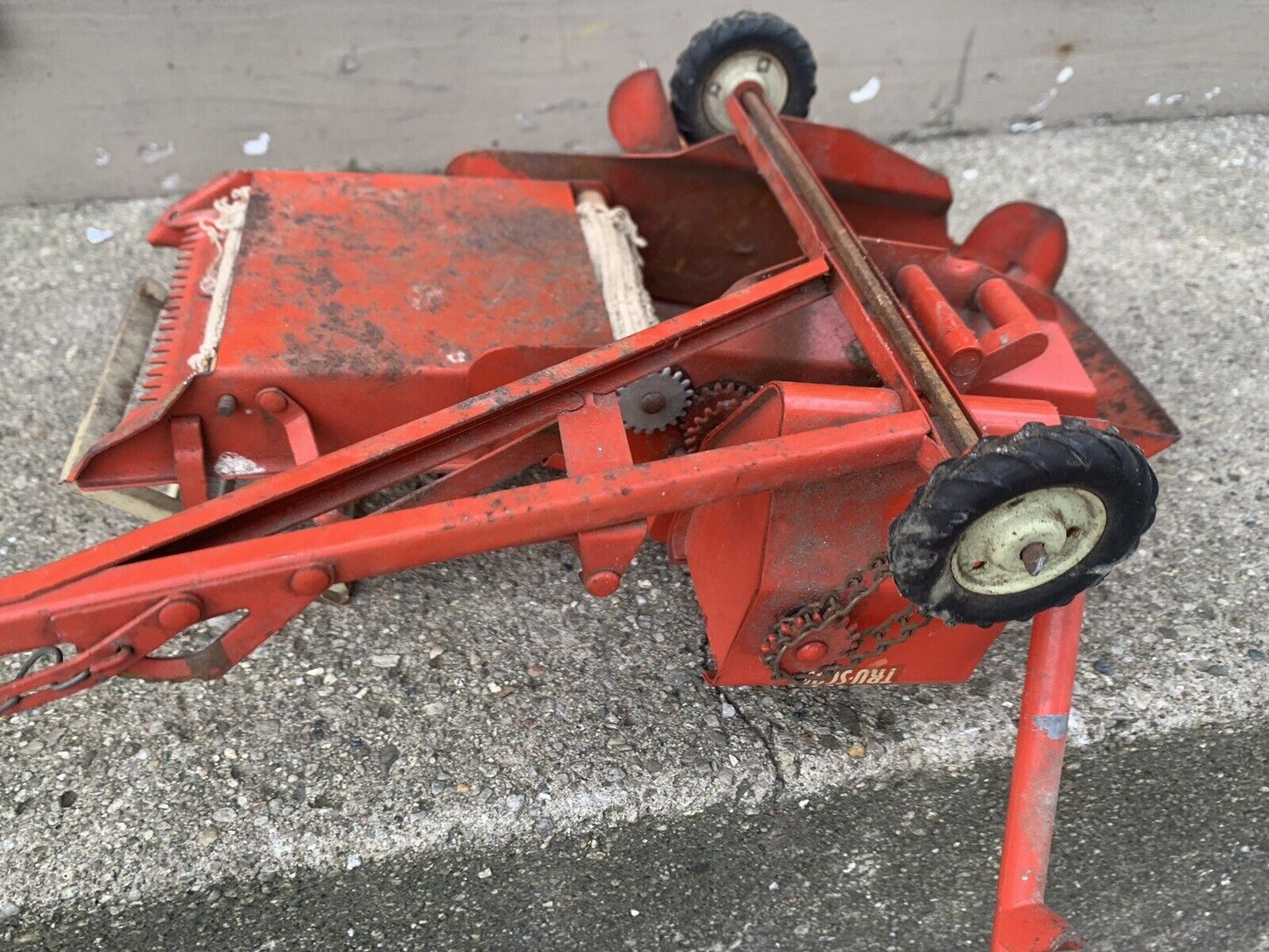 VINTAGE TRU SCALE FARM TOY HAY BALER RAKE COMBINE STYLE TOY Barn Farmer