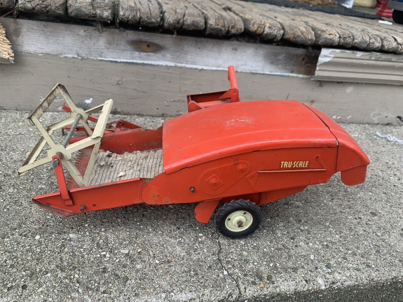 VINTAGE TRU SCALE FARM TOY HAY BALER RAKE COMBINE STYLE TOY Barn Farmer