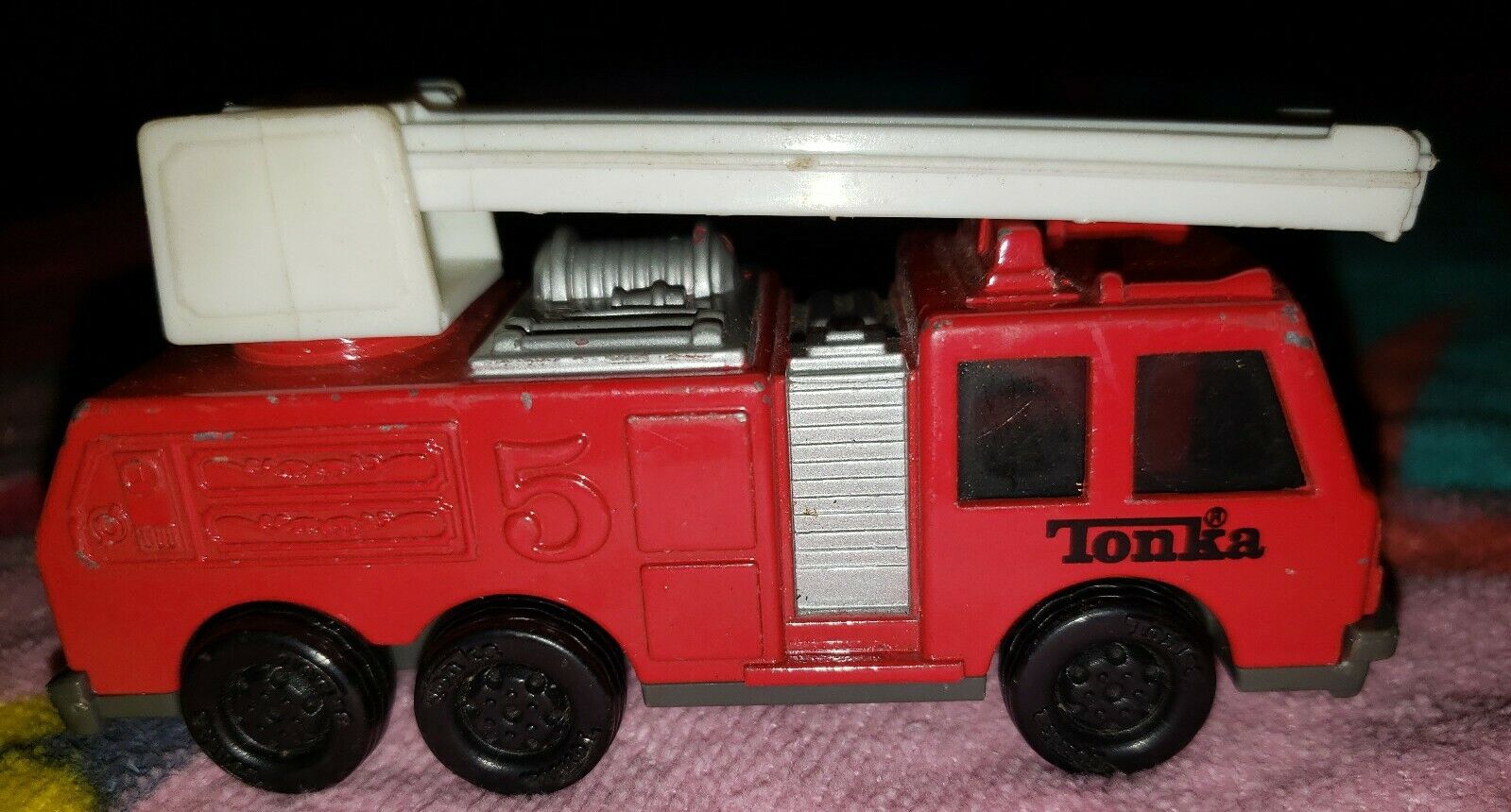 Vintage Mini Tonka firetruck 1993 in Good Condition With Double Extending Ladder