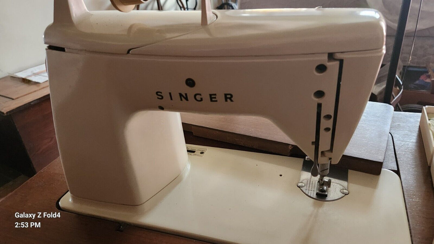 Singer Touch & Sew Deluxe Zig Zag Model 640 Sewing Machine Pedal Works Mcm Desk