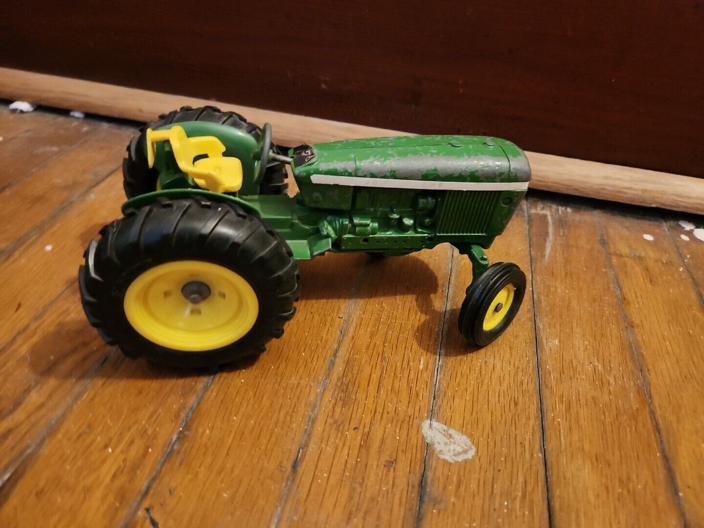 VINTAGE John Deere ERTL ESKA Tractor All Original 1/16 1950-60 Era