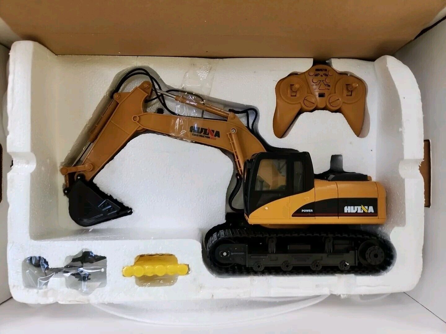 HUINA Toys 1550 RC Excavator BackHoe Charging RC With Battery 15CH 2.4G 1/14