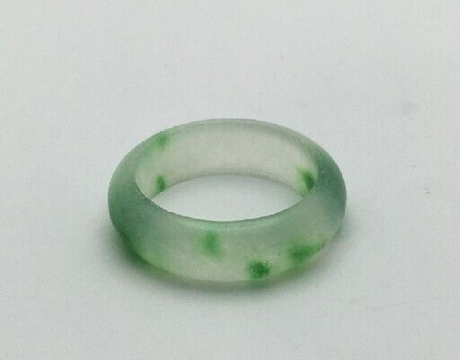 LIGHT GREEN WHITE JADE ETERNITY BAND RING SIZE 9 2.8 GRAMS