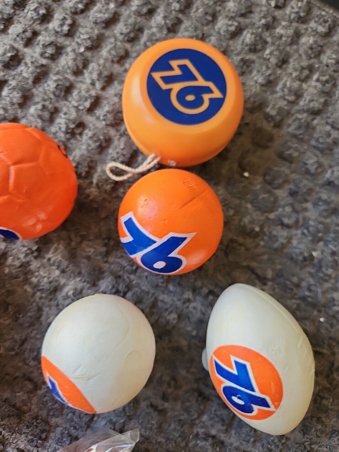 Vintage 76 Gasoline Orange Logo Promotional Antenna Football Balls Soccer Yo Yo