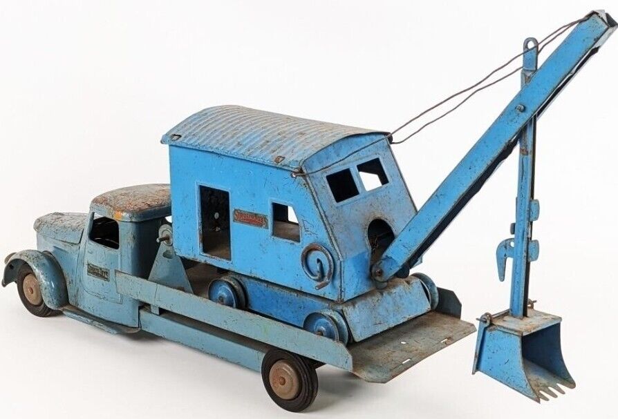 EARLY STRUCTO DIAMOND T CAB FLATBED TRUCK W/STEAM SHOVEL SET Collectible Toys 