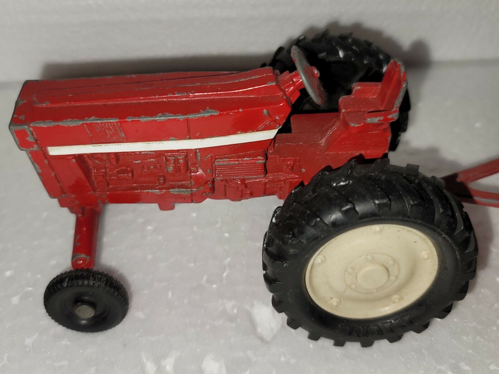 Vintage Ertl International Harvester Tractor & Manure Spreader 1/32 