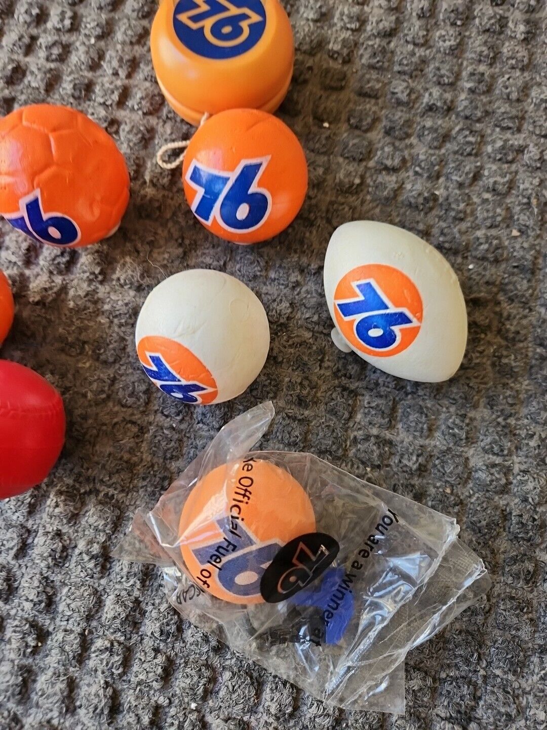 Vintage 76 Gasoline Orange Logo Promotional Antenna Football Balls Soccer Yo Yo