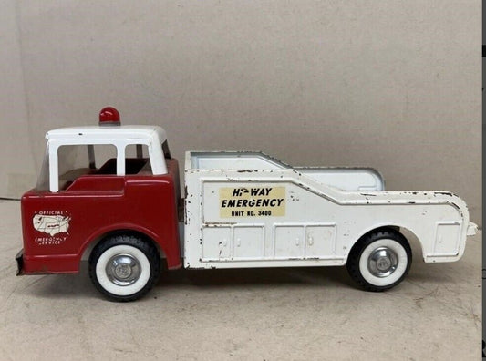 VINTAGE 1960s NYLINT FORD HI-WAY PRESSED STEEL EMERGENCY TOW TRUCK #1136