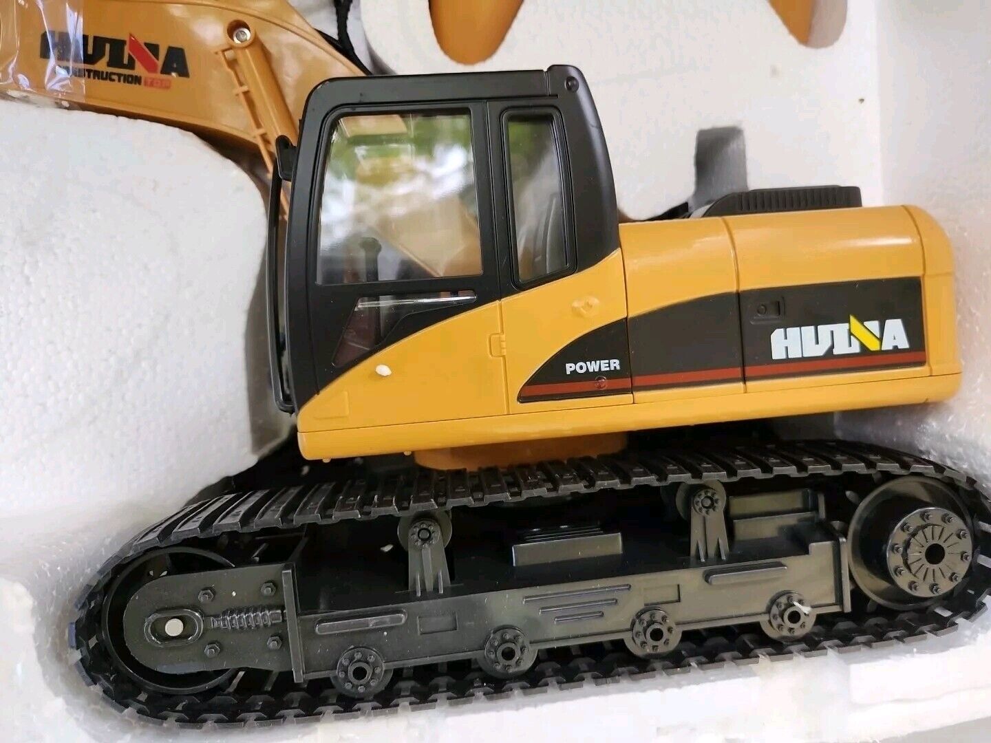 HUINA Toys 1550 RC Excavator BackHoe Charging RC With Battery 15CH 2.4G 1/14