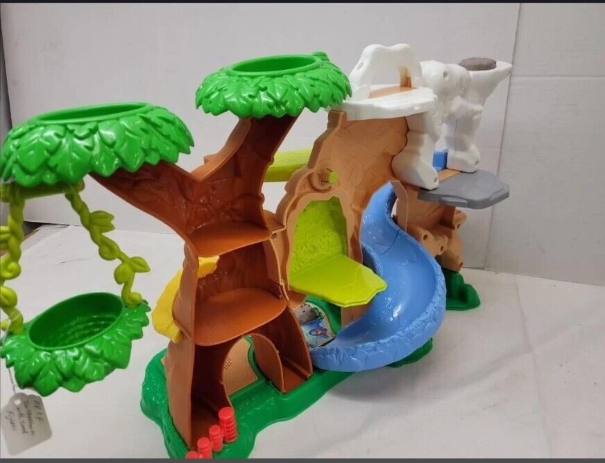 Vintage Fisher Price Little People Neighborhood w/Tree House Complete