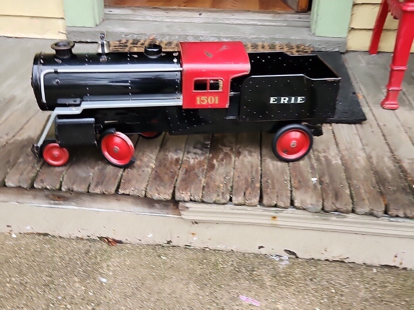 VINTAGE STEELCRAFT ALL ORIGINAL RIDE ON "ERIE" LOCOMOTIVE TRAIN 23”