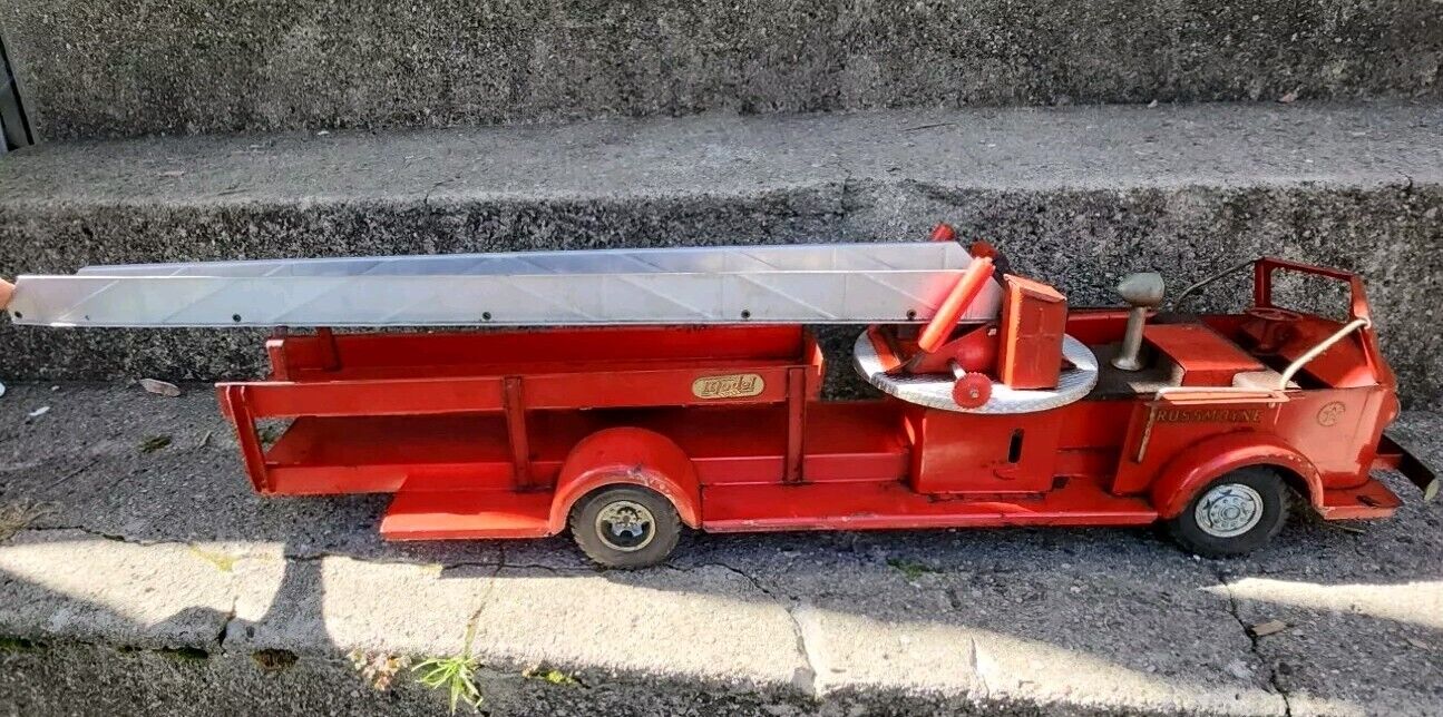 Vintage Doepke Rossmoyne Model Toys Ladder Fire Truck Pressed Steel 1950s