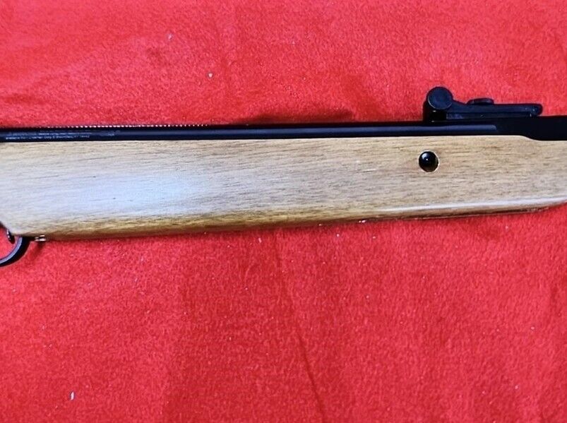 Vintage Crosman Quest 1000x Break-barrel Air Rifle .177 Caliber