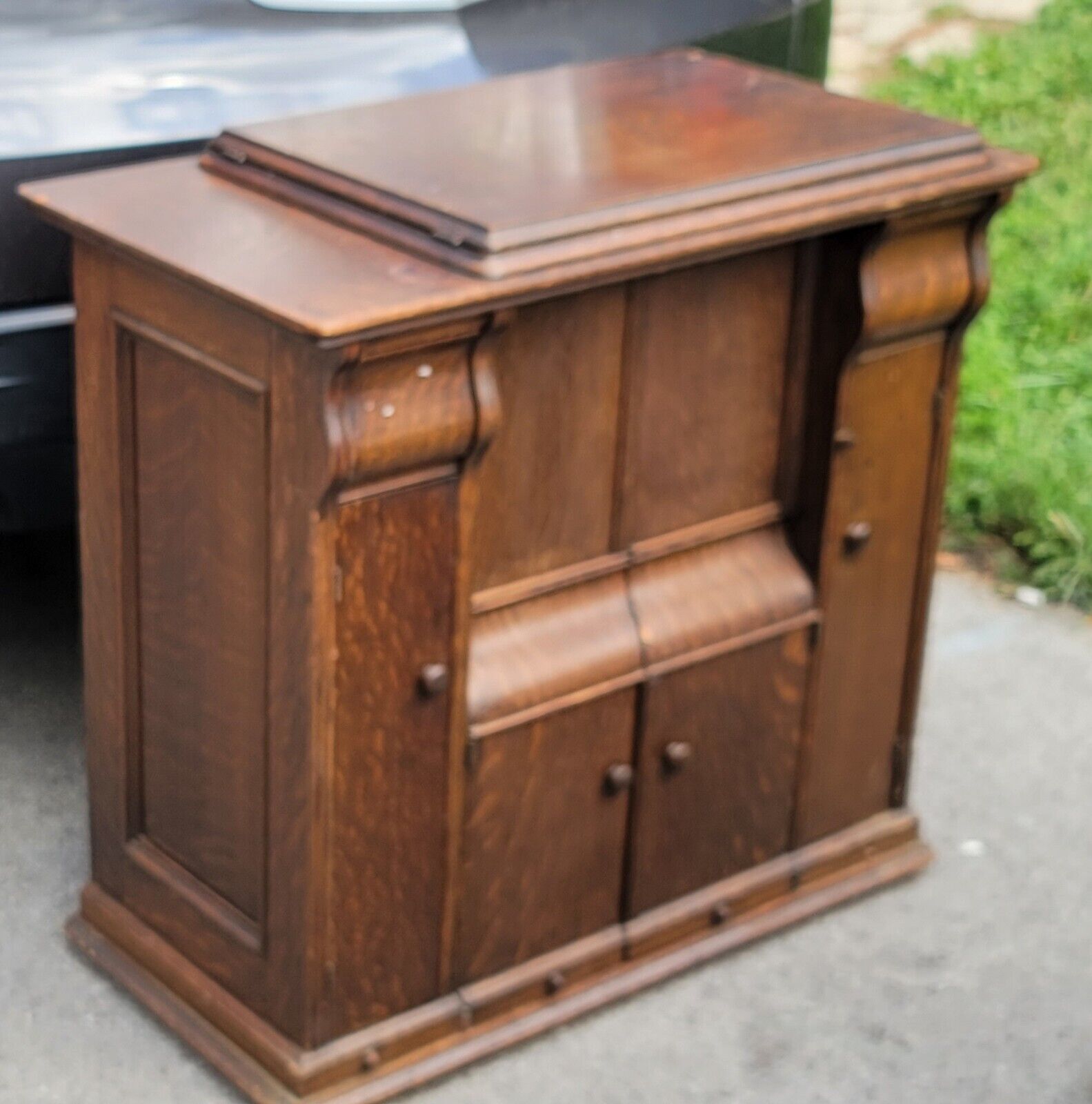 Rare Tiffany Gingerbread Singer 115 Sewing Machine In A Treadle Parlor Cabinet