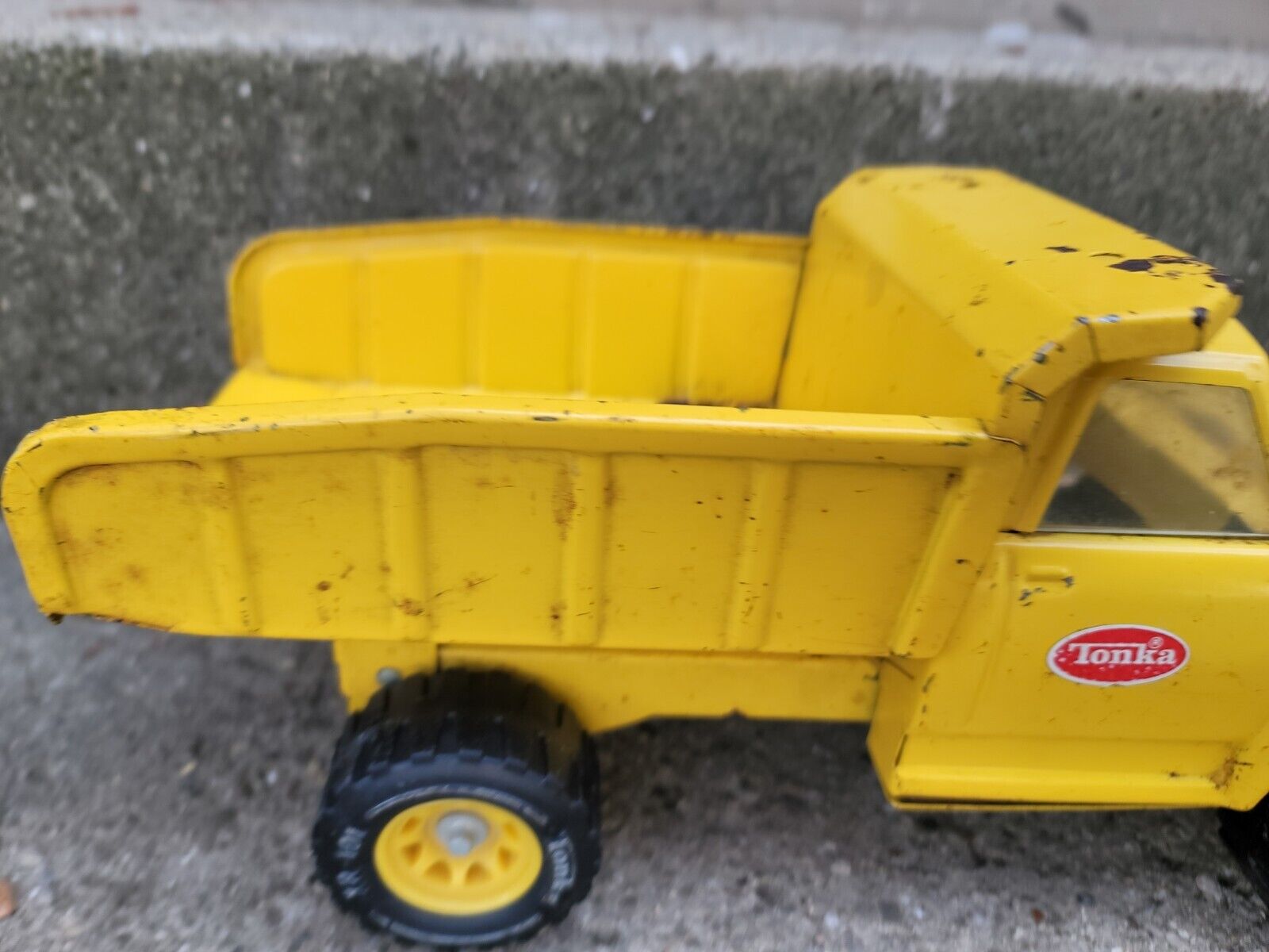 Vintage Tonka Pressed Steel 1970s XR-101 Yellow Dump Truck Original 