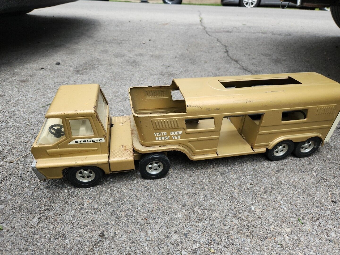 VINTAGE Gold Vista Dome Horse Van and Trailer STRUCTO Pressed Steel