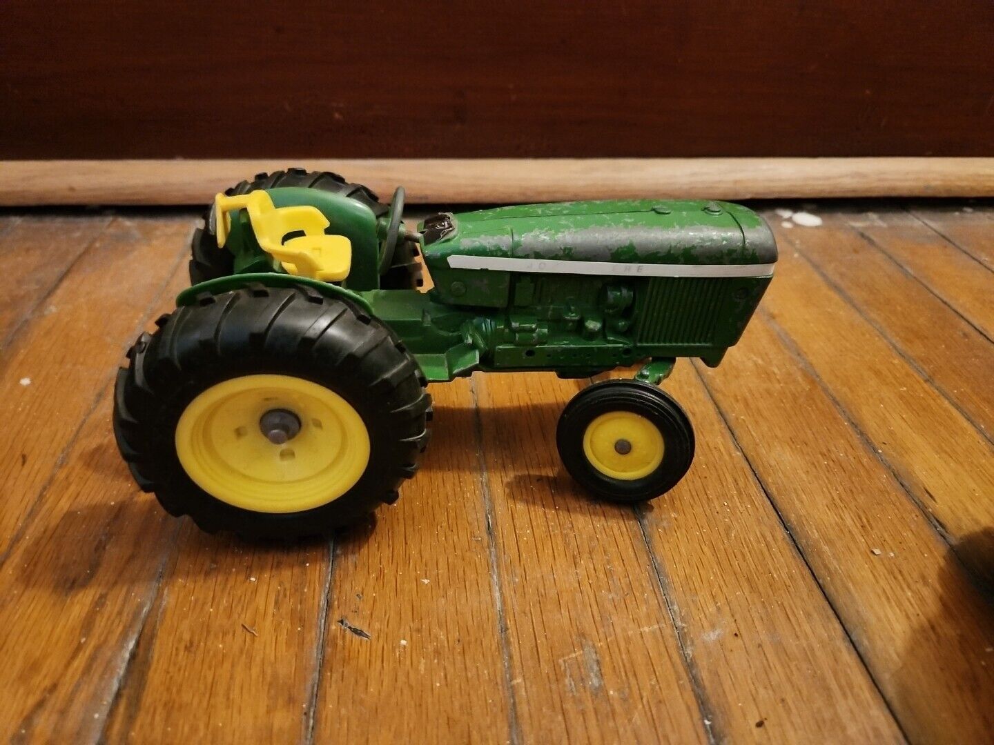 VINTAGE John Deere ERTL ESKA Tractor All Original 1/16 1950-60 Era