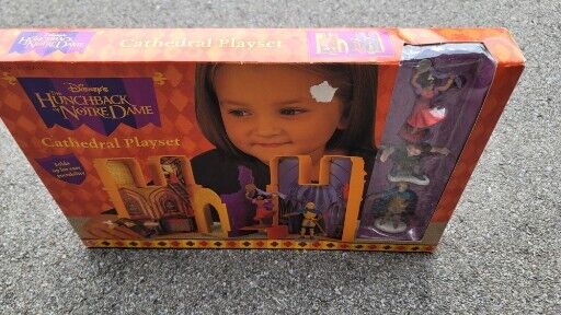 Mattel Disney Playset with 3 Figures Hunchback Notre Dame Cathedral Vintage /NEW