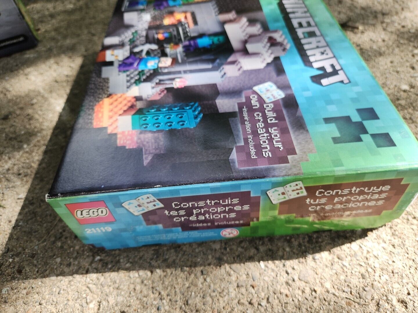 LEGO Minecraft 21119 The Dungeon Box And Instructions 