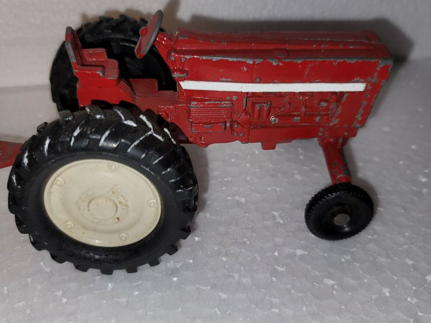 Vintage Ertl International Harvester Tractor & Manure Spreader 1/32 