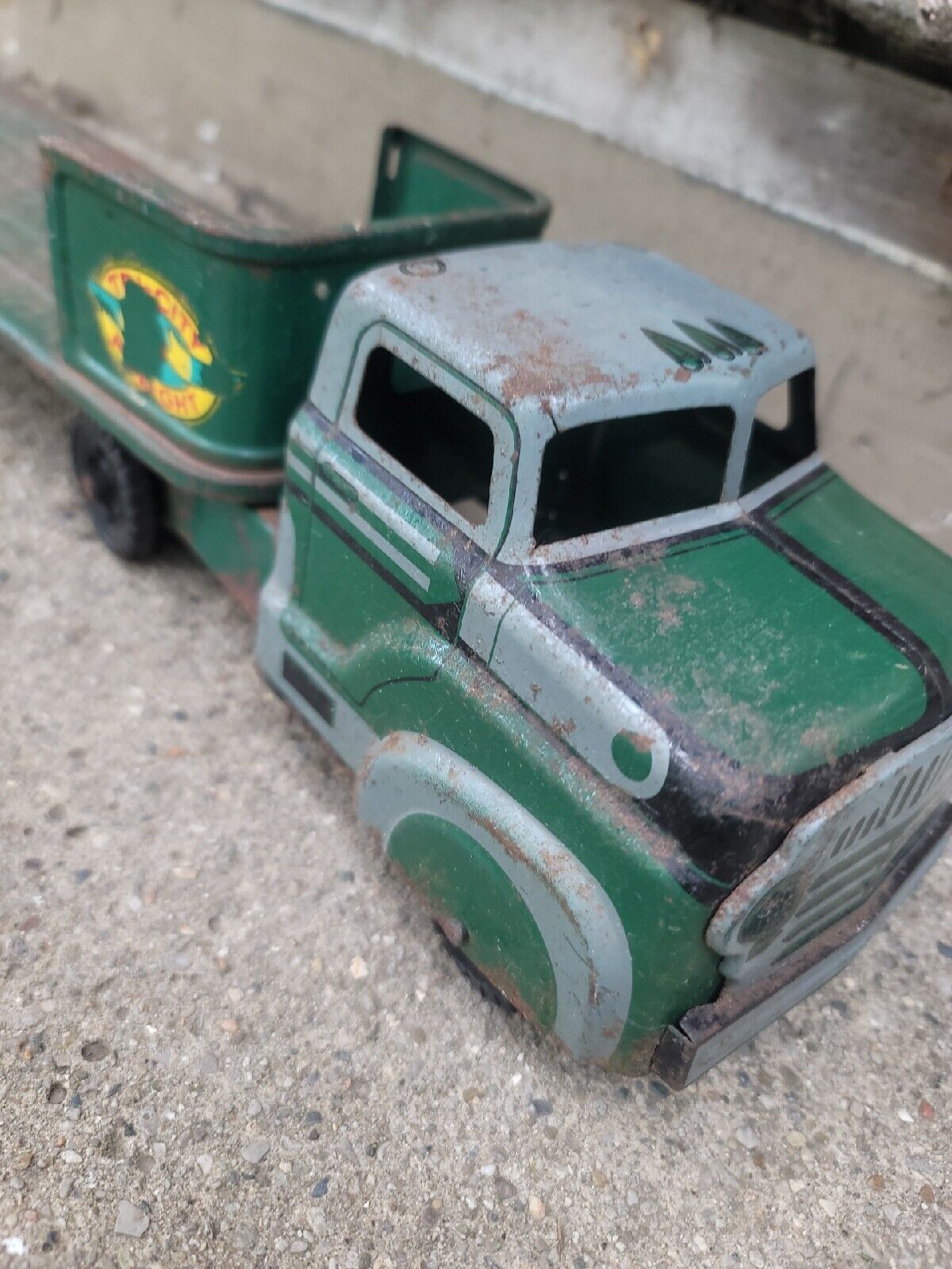 MARX VINTAGE TIN STEEL HAULER & LOW SIDE STAKE TRAILER TRI-CITY FREIGHT RARE!