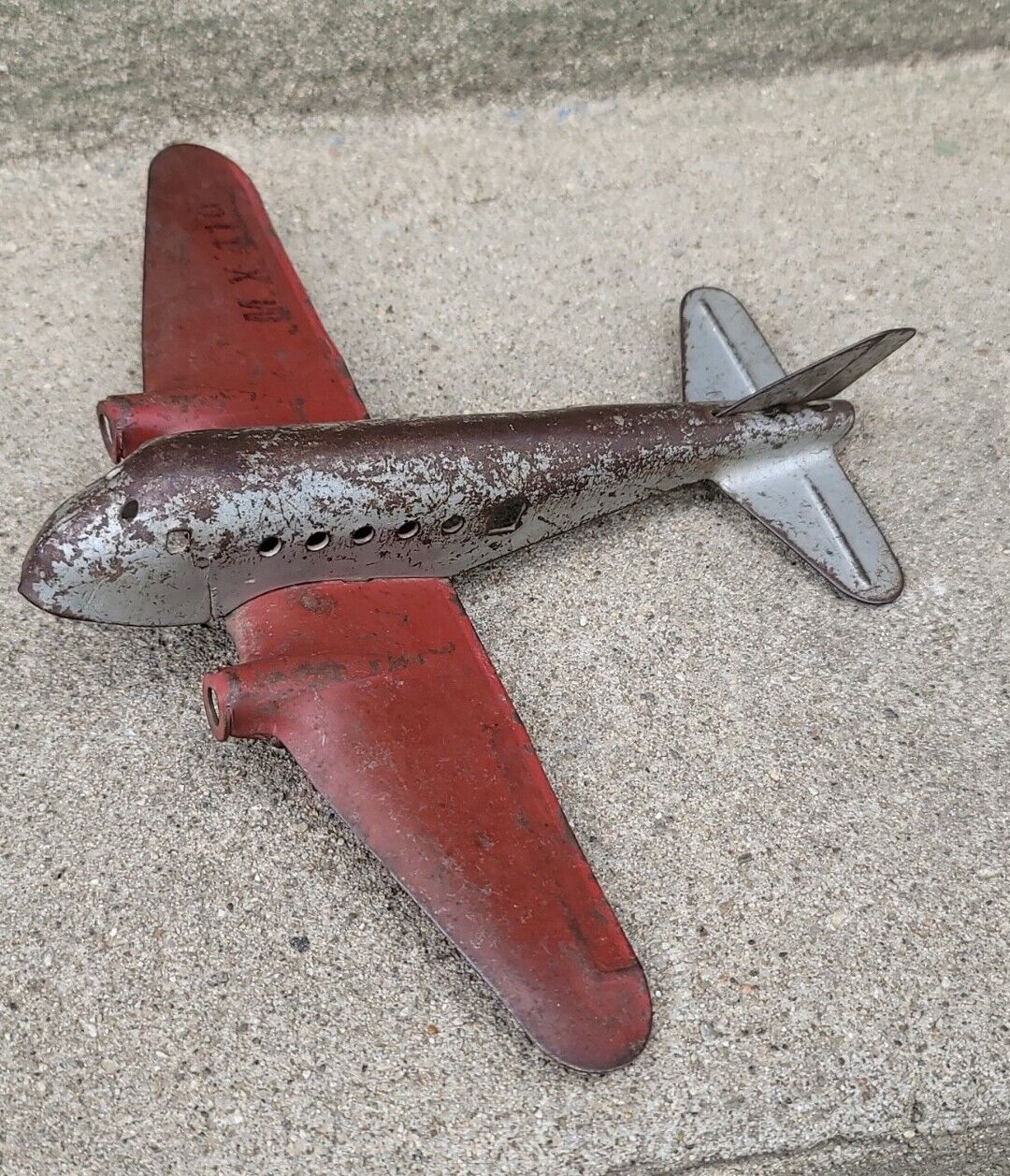 Vintage Pressed steel/metal airplane Wyandotte Hubley Tonka Structo MX 119