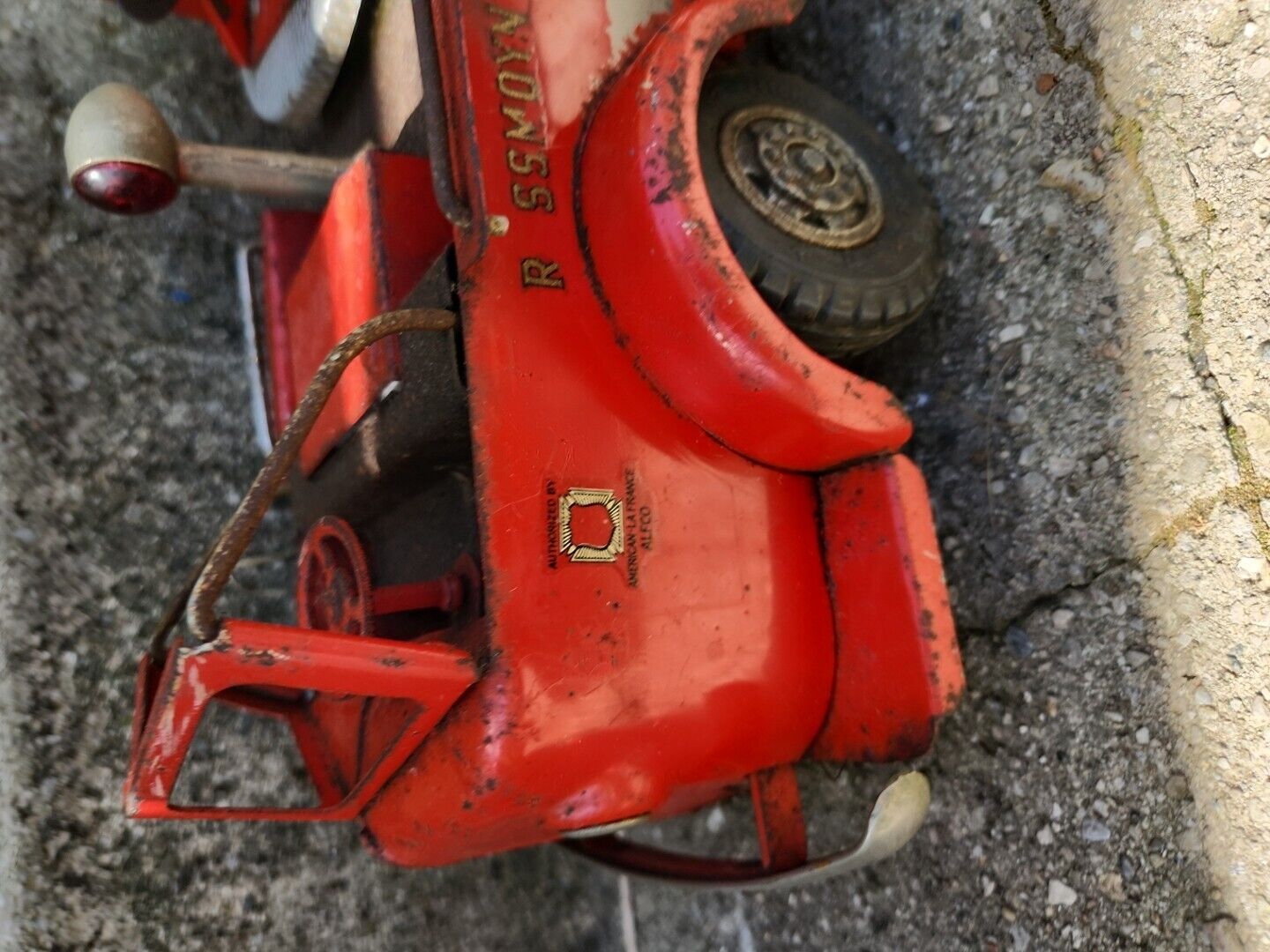 Vintage Doepke Rossmoyne Model Toys Ladder Fire Truck Pressed Steel 1950s