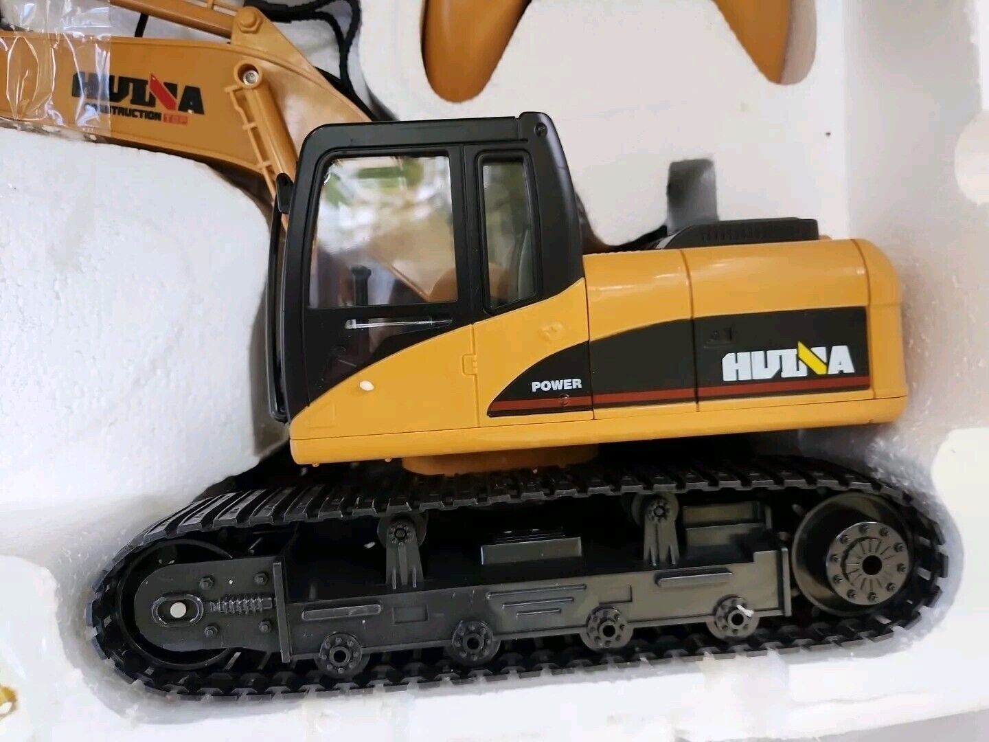 HUINA Toys 1550 RC Excavator BackHoe Charging RC With Battery 15CH 2.4G 1/14