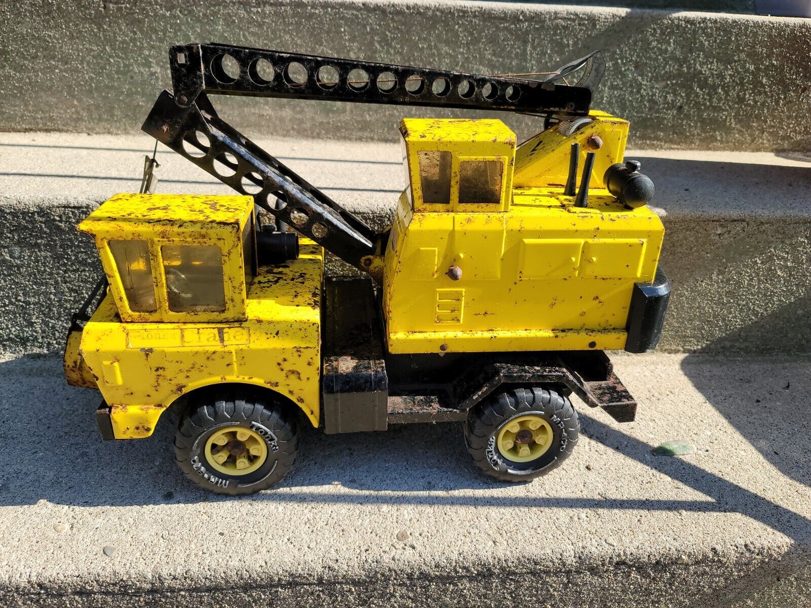 Vintage Mighty Tonka Metal Crane MR-970 Rare