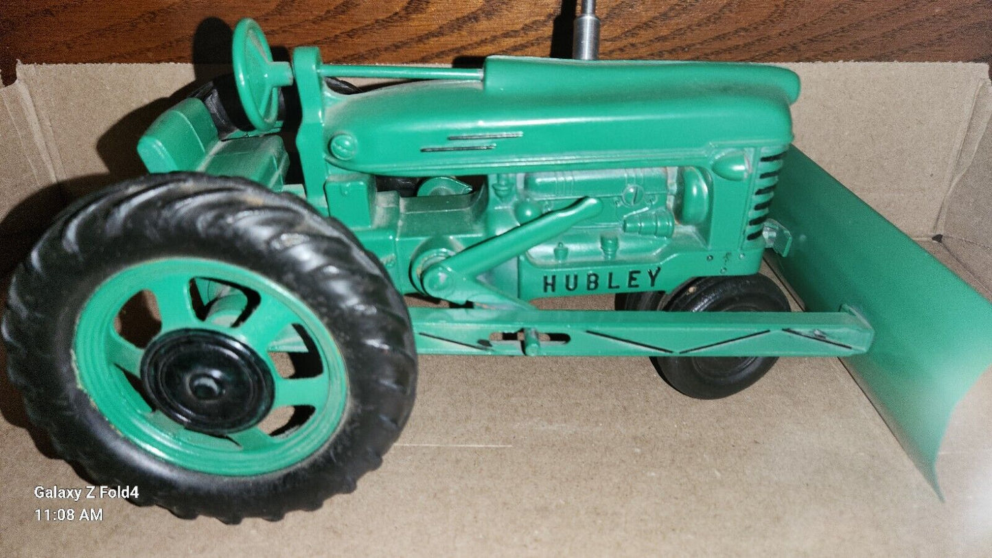 VINTAGE 50S Green  HUBLEY DIECAST TRACTOR W/ Blade WITH STEERING Very Nice