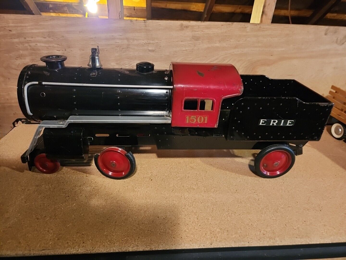 VINTAGE STEELCRAFT ALL ORIGINAL RIDE ON "ERIE" LOCOMOTIVE TRAIN 23”