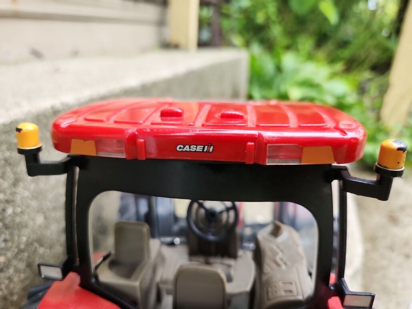 Britain's Ertl CASE IH PUMA 180 Red Farm TRACTOR Toy W Lights & Sounds 12" Long