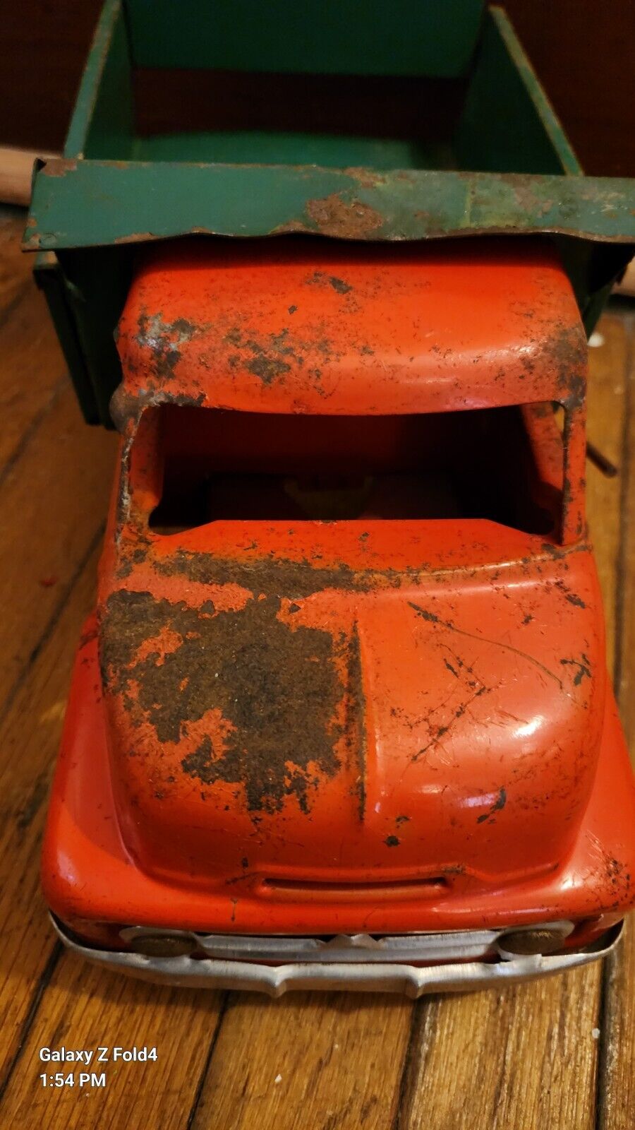 Vintage Dunwell Red & Green Dump Truck, Beautiful Original Condition