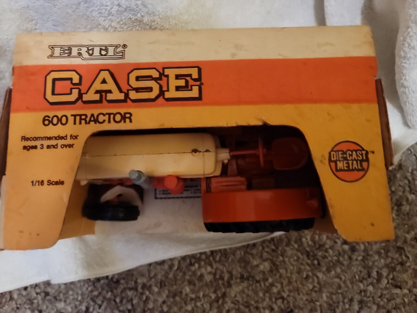 Vintage Case 600 Tractor 1986 vintage 1/16 Tractor Barn Find not