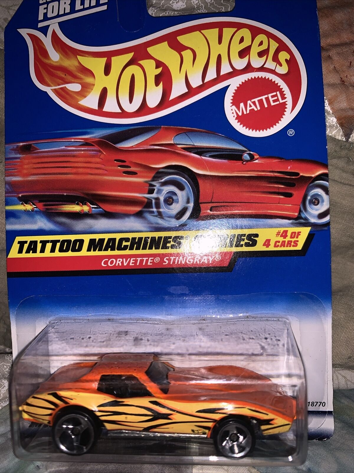 Hot Wheels 1975 Corvette StingRay mint in card issued 1997